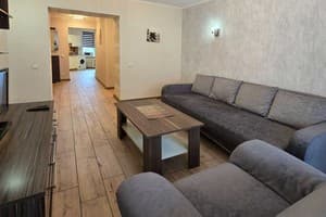 Квартира Home Hotel ул. Нижний Вал, 41/27. Апартаменты 4-местный трехкомнатные 4